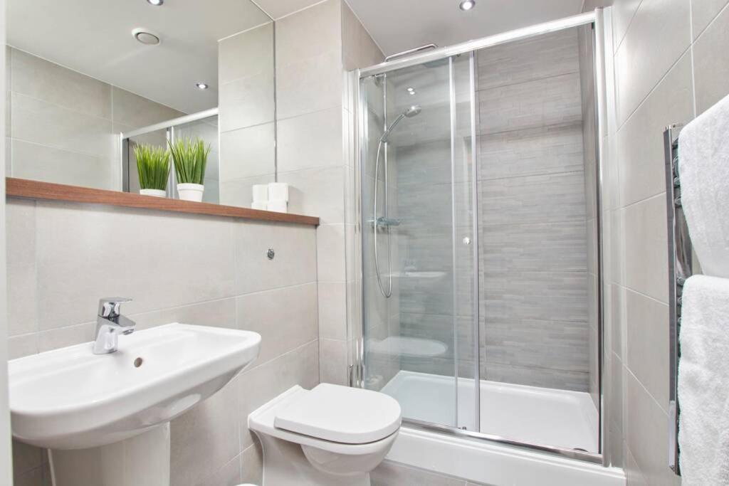 מנצ'סטר Lovely Apartment - Private Parking - Stadium Views מראה חיצוני תמונה