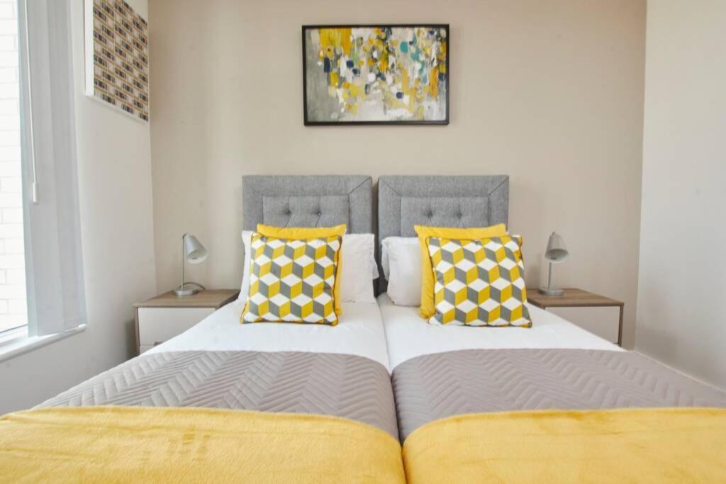 מנצ'סטר Lovely Apartment - Private Parking - Stadium Views מראה חיצוני תמונה