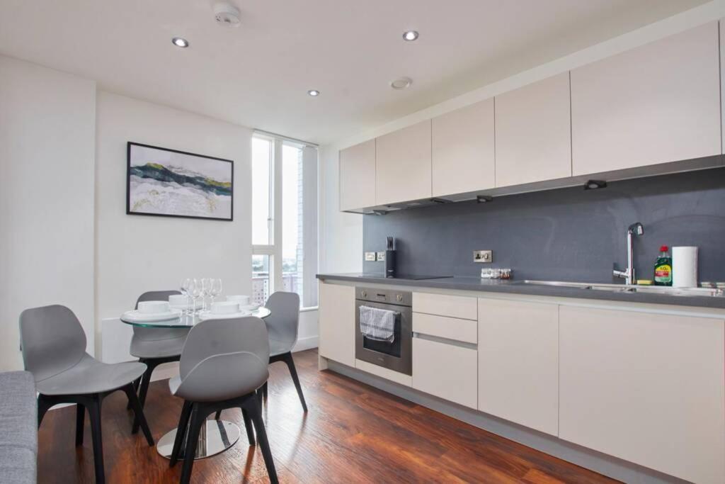 מנצ'סטר Lovely Apartment - Private Parking - Stadium Views מראה חיצוני תמונה