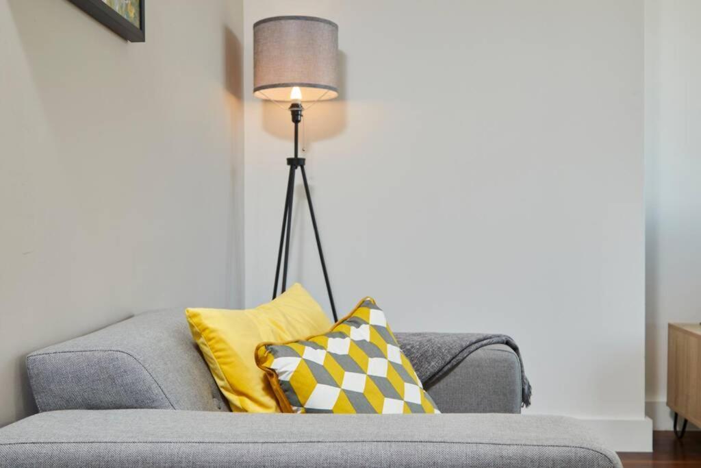 מנצ'סטר Lovely Apartment - Private Parking - Stadium Views מראה חיצוני תמונה