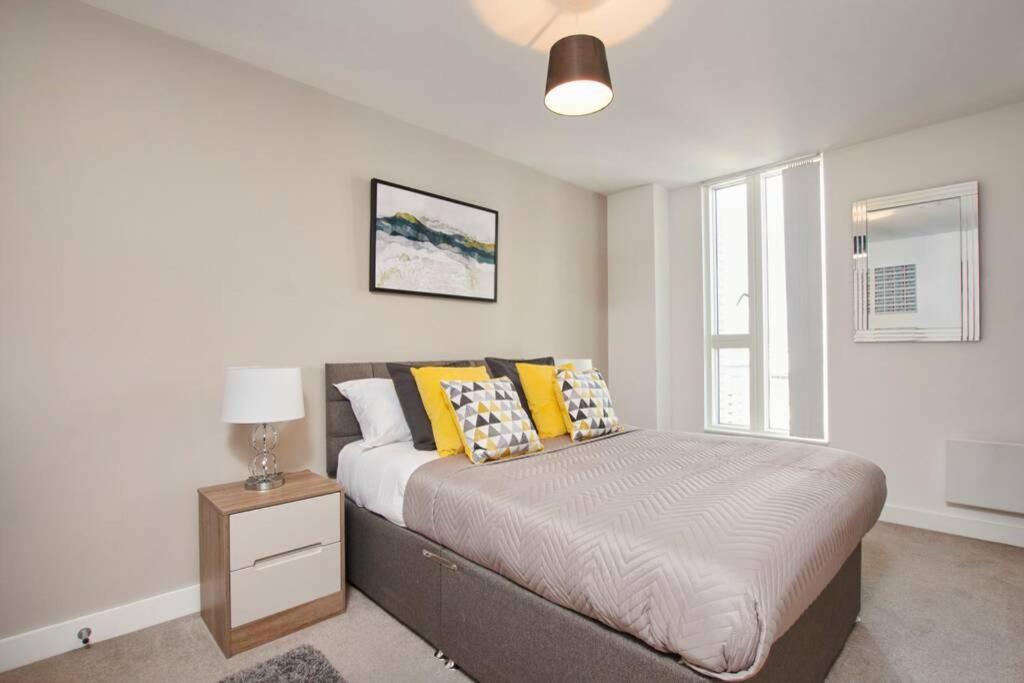מנצ'סטר Lovely Apartment - Private Parking - Stadium Views מראה חיצוני תמונה