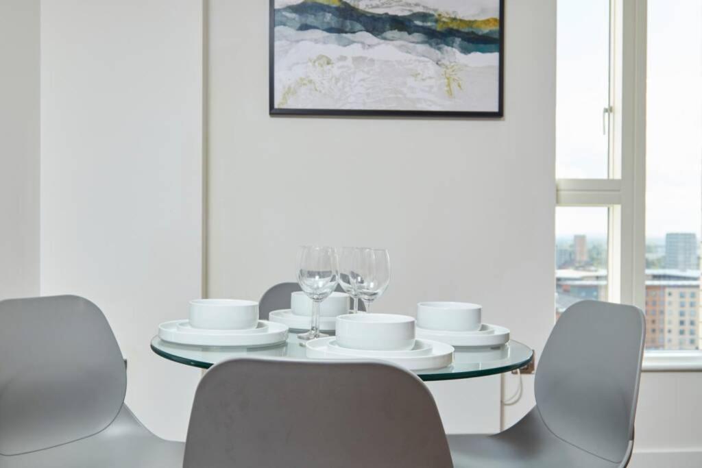 מנצ'סטר Lovely Apartment - Private Parking - Stadium Views מראה חיצוני תמונה